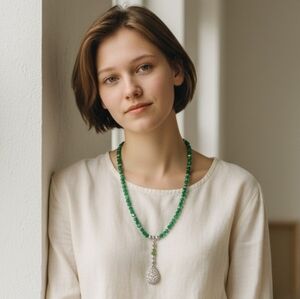 NWT Elegant Green Beaded Necklace with Pendant